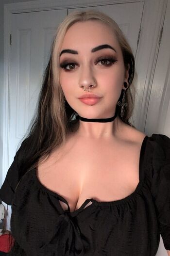 Full leaked Emmabeloved/ private onlyfans photo