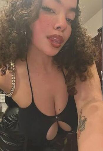Full leaked Woahh emily page private onlyfans photo