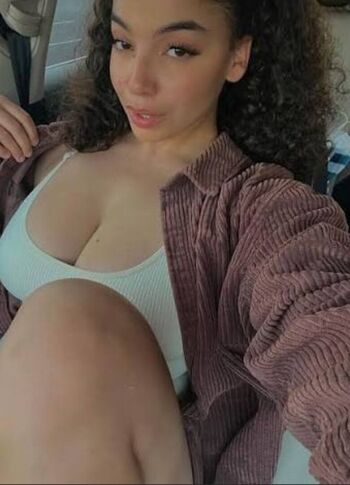 Full leaked Woahh emily page private onlyfans photo