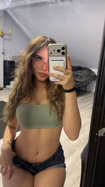 yessseeeniiaa