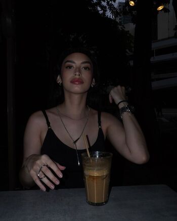Full leaked Yvonnearesu private onlyfans photo